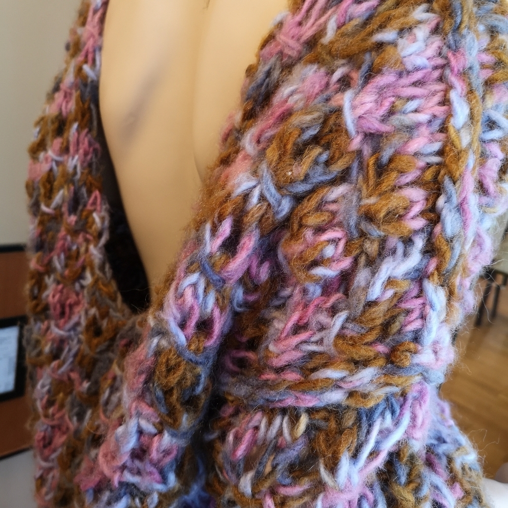 Wool sweater - Picture 3 of 11